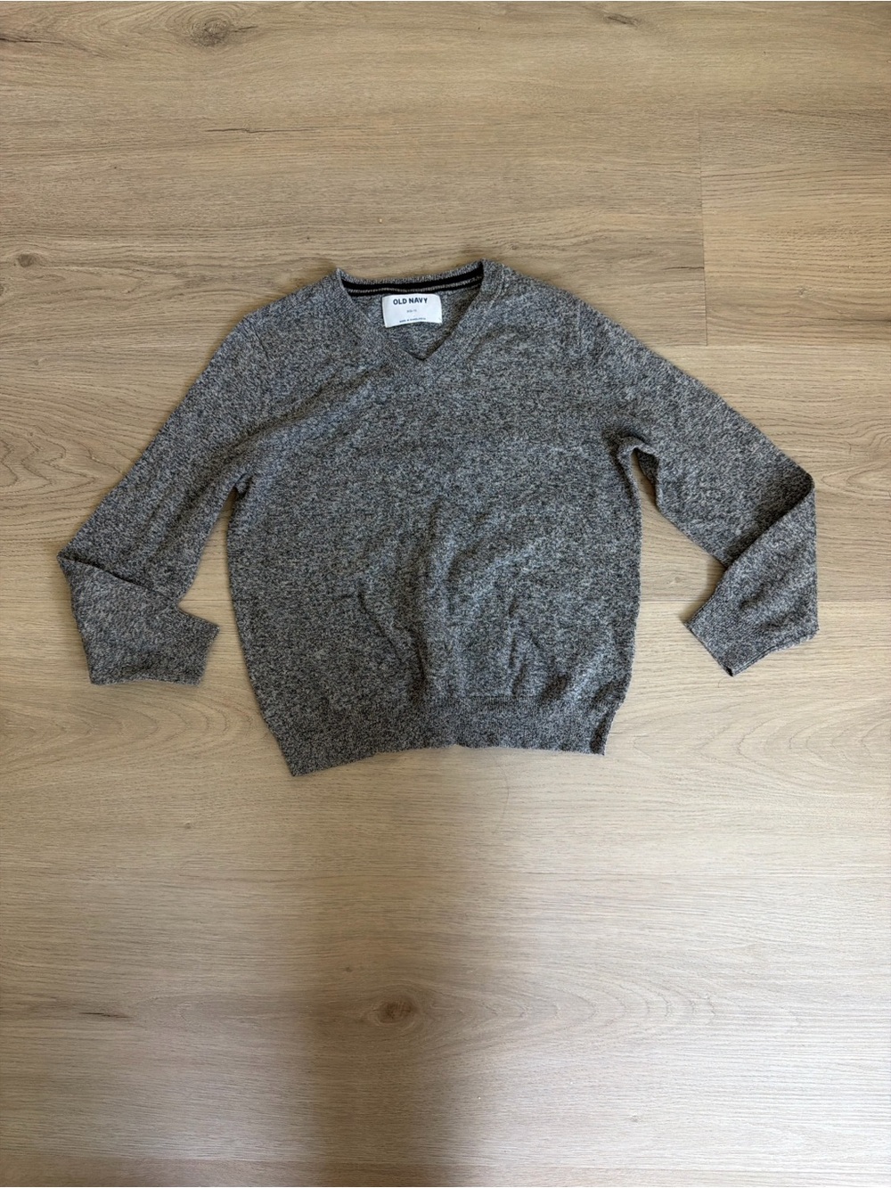 Old Navy Women's Gray V-Neck Sweater